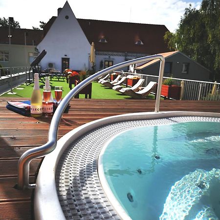 Knize Ferdinand Apartments Mikulov Buitenkant foto