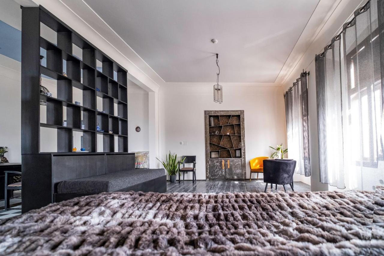 Knize Ferdinand Apartments Mikulov Buitenkant foto