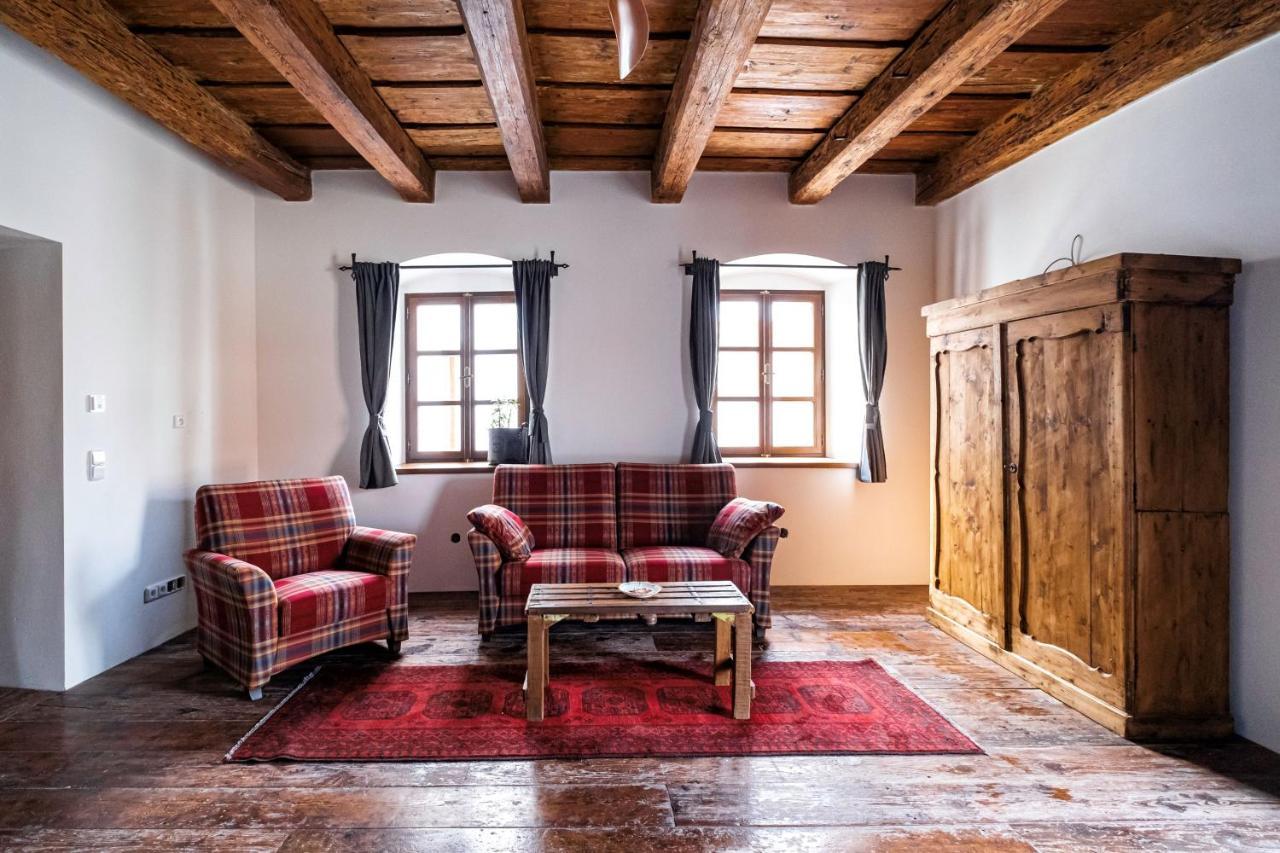 Knize Ferdinand Apartments Mikulov Buitenkant foto