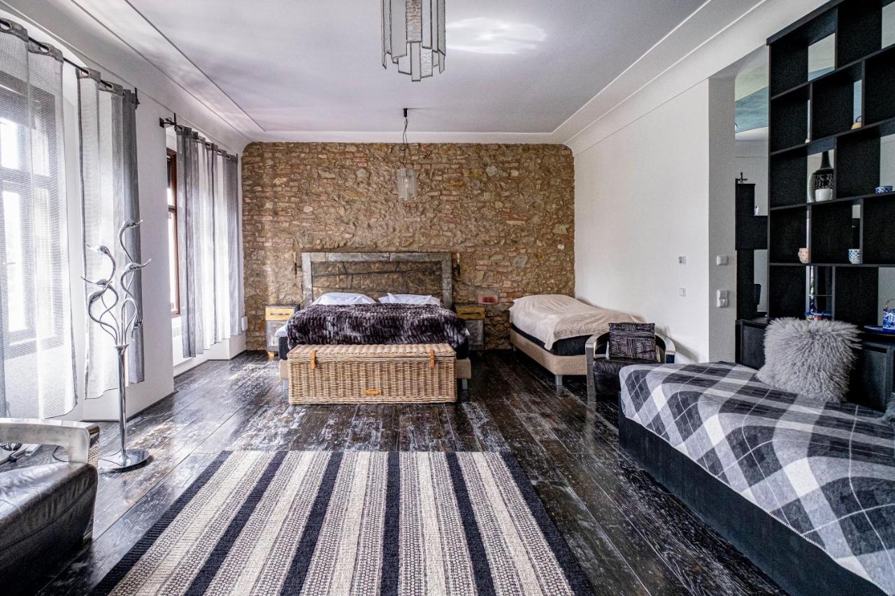 Knize Ferdinand Apartments Mikulov Buitenkant foto