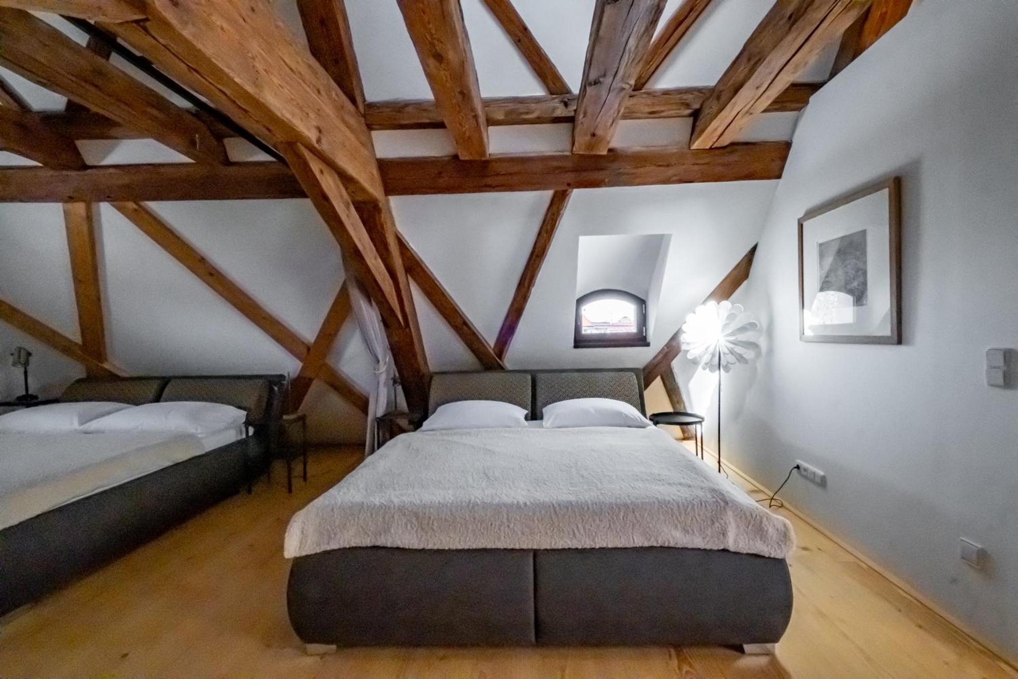 Knize Ferdinand Apartments Mikulov Buitenkant foto